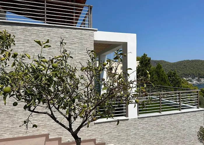 Villa Yolanda 2 - Luxury Stylish Studio Dora, Sea View